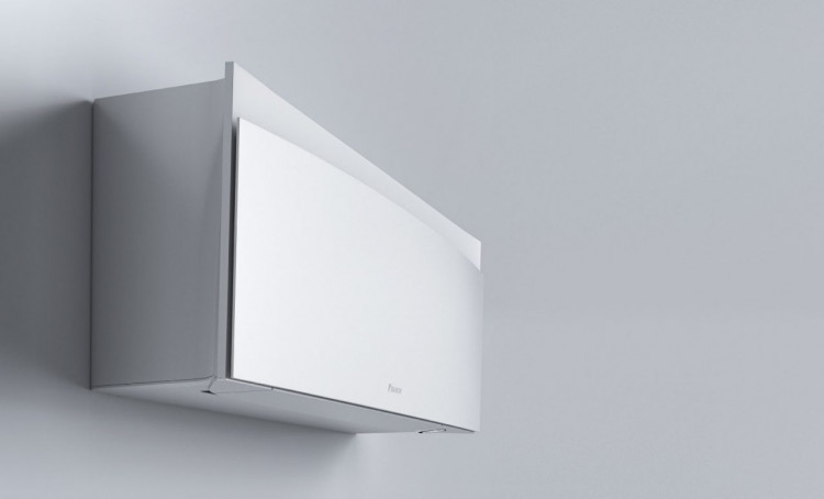 Inverter Air Conditioner Daikin Emura FTXJ25AW+RXJ25A 9 000 BTU indoor unit